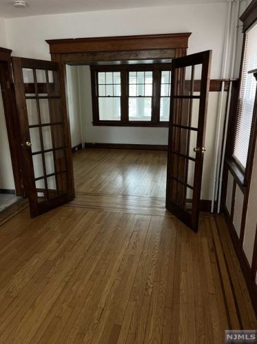 379 Lincoln Ave, Cliffside Park NJ  07010-1804 exterior