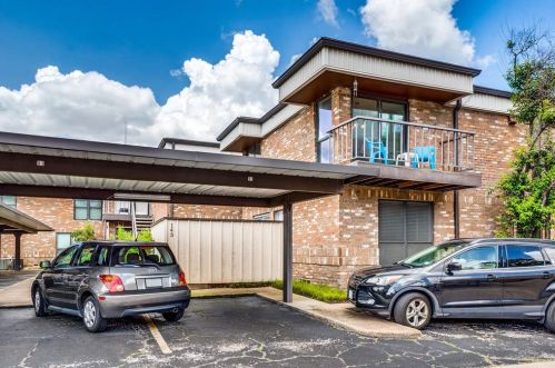 6050 Birchbrook Dr, Dallas TX  75206-4496 exterior