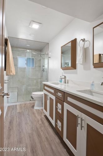 2152 Clarendon Ave, Phoenix AZ 85033-4120 exterior