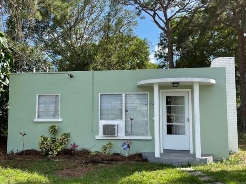 2407 Delaware Ave, Fort Pierce FL  34950-6214 exterior