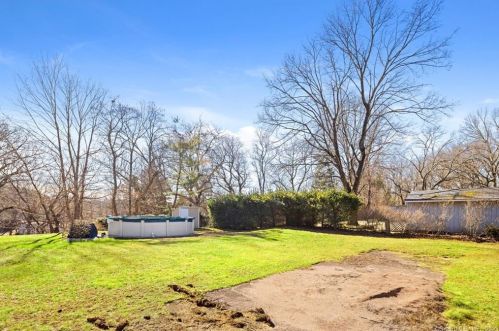 304 Autumn St, Manchester CT  06040-5556 exterior