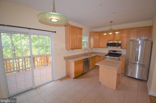 3819 Watkins Mill Dr, Alexandria, VA 22304-6444