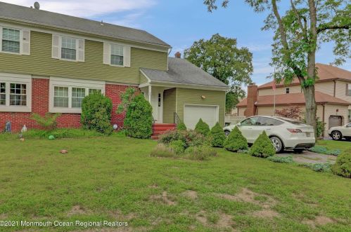 14 Bonnie Dr, Middletown, NJ 07748-5108