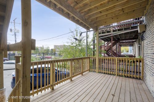 4530 Prairie Ave, Chicago IL 60653-3993 exterior