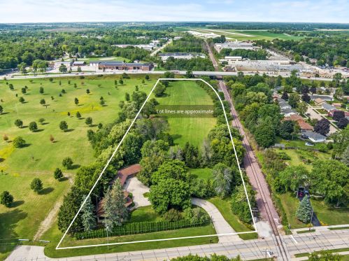 2618 Michigan Ave, Manitowoc, WI 54220-2424