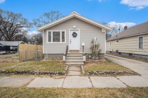 1627 Mcilwraith St, Meskegon, MI 49442-5742