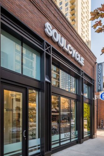 1371 Mohawk St, Chicago IL 60610-1713 exterior