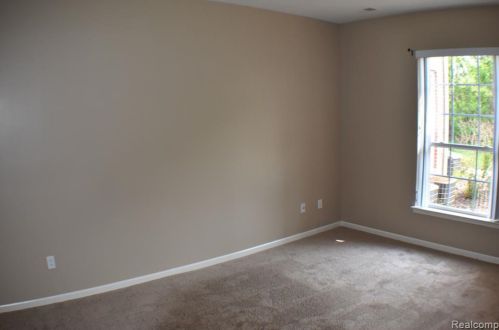 16364 Grandview Dr, Macomb Township MI 48044-4068 exterior