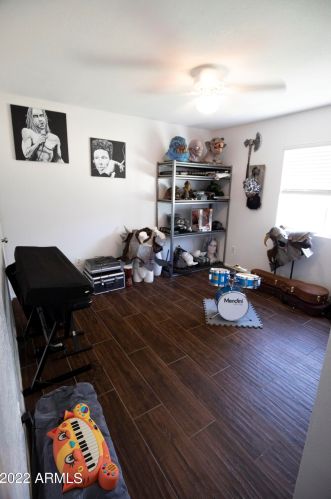 2240 Angela Dr, Phoenix AZ 85032-2351 exterior