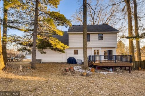 5479 Jenni Ln, Saint Paul MN 55110-5776 exterior