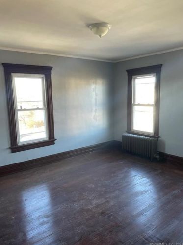 325 Chestnut St, New Britain CT  06051-2306 exterior