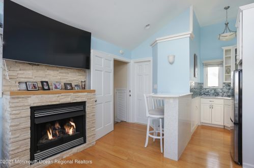 10 Inlt Dr, Point Pleasant Beach NJ 08742-2642 exterior