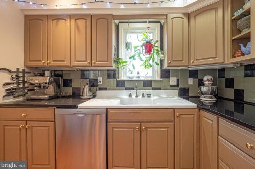 3 War Admiral Ln, Media PA 19063-5238 exterior