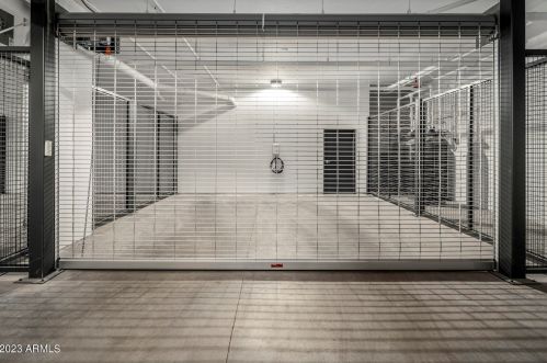 5250 Deer Valley Dr, Phoenix AZ 85054-4148 exterior