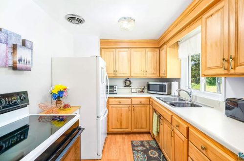 1445 Fern Ave, Duluth MN 55805-1133 exterior