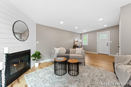 3735 Balsam Ave, Grand Rapids MI 49525-2471 exterior