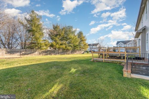 1 Hickory Ln, Littlestown PA 17340-9173 exterior