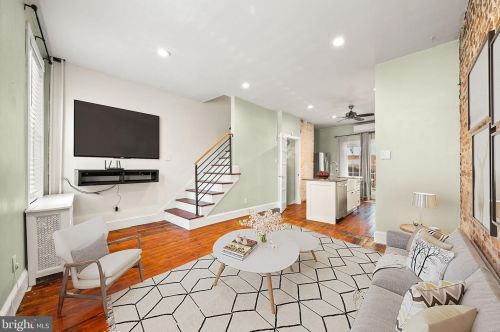 340 Fairmount Ave, Philadelphia PA  19123-2931 exterior