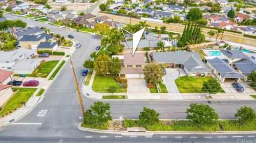 1871 Bryan Ave, Tustin CA 92780-4703 exterior