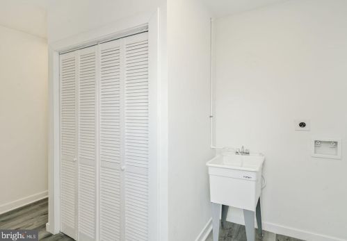 6019 Catharine St, Philadelphia PA 19147-2910 exterior