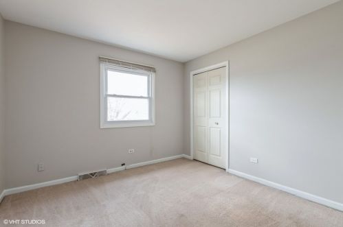 661 Eletson Dr, Bull Valley IL 60014-7490 exterior