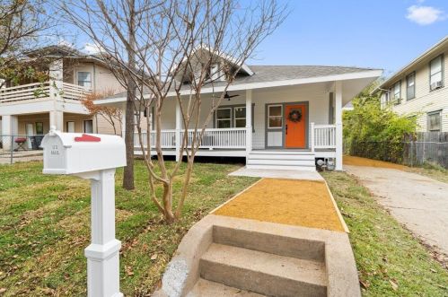 813 Elsbeth St, Dallas, TX 75208-4225