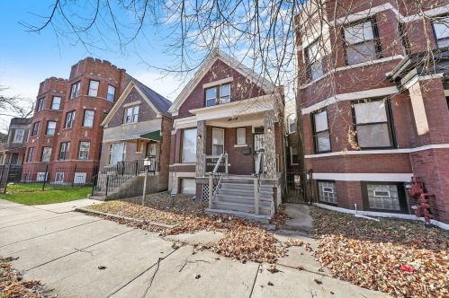 6834 Calumet Ave, Chicago, IL 60637-4005