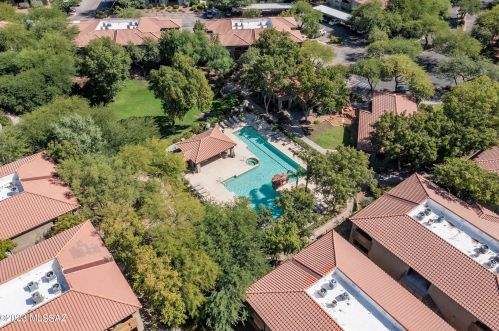 5751 Kolb Rd, Tucson AZ  39204-0871 exterior