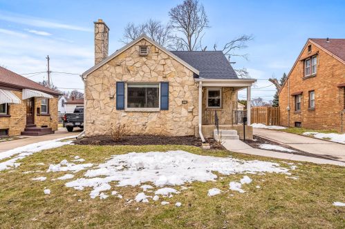 8624 Becher St, Milwaukee WI  53227-1726 exterior