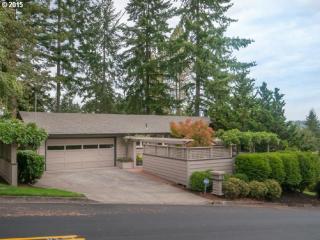 329 39 Ave, Eugene OR  97405-4726 exterior