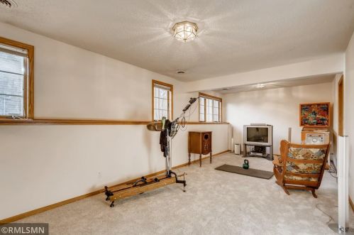 5479 Jenni Ln, Saint Paul MN 55110-5776 exterior