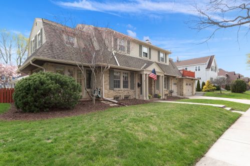 2119 Marion St, Milwaukee WI  53211-2007 exterior