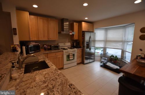 10651 Pine Haven Ter, Rockville MD  20852-3439 exterior