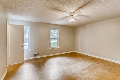 2073 Pond Rd, Duluth GA exterior