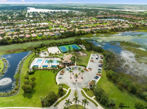 2886 Cedar Dunes Dr, Fort Pierce FL  34953-4572 exterior