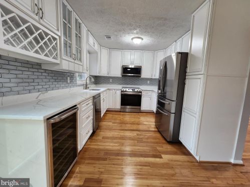 8124 Bonaire Ct, Silver Spring MD 20910-4663 exterior