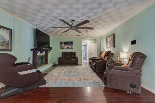 2108 11 St, Irving TX 75060-3529 exterior