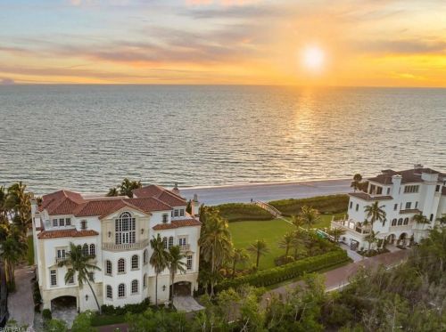 7613 Bay Colony Dr, Naples FL 34108-7756 exterior