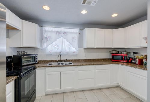 4419 Earll Dr, Phoenix AZ  85031-3821 exterior