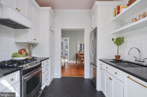 127 Duddington Pl, Washington DC 20003-2610 exterior