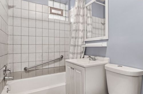 3436 Huron St, Chicago IL 60611-3043 exterior