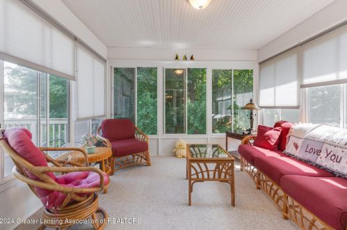 5820 Coleman Rd, East Lansing MI 48823-9218 exterior