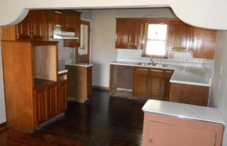 1683 Dale St, Springfield MO  65803-4013 exterior