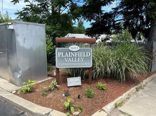 1603 Plainfield Pike, Providence RI  02919-6274 exterior