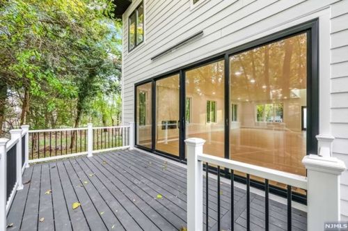 22 Lois Ave, Demarest NJ  07627-2220 exterior