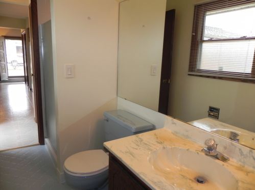 4845 82nd St, Milwaukee WI  53220-4217 exterior