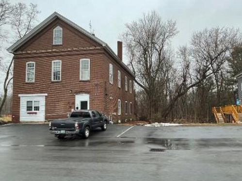 18 Eastman St, Concord, NH 03301-5473