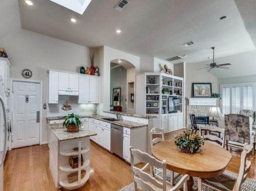 7123 Elm Creek Ln, Dallas TX  75252-2770 exterior