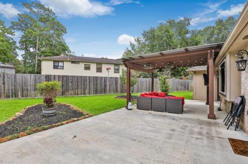 19742 Burle Oaks Ct, Humble TX 77346-1207 exterior