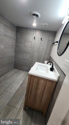 5421 Cedar Ave, Philadelphia PA 19143-1952 exterior